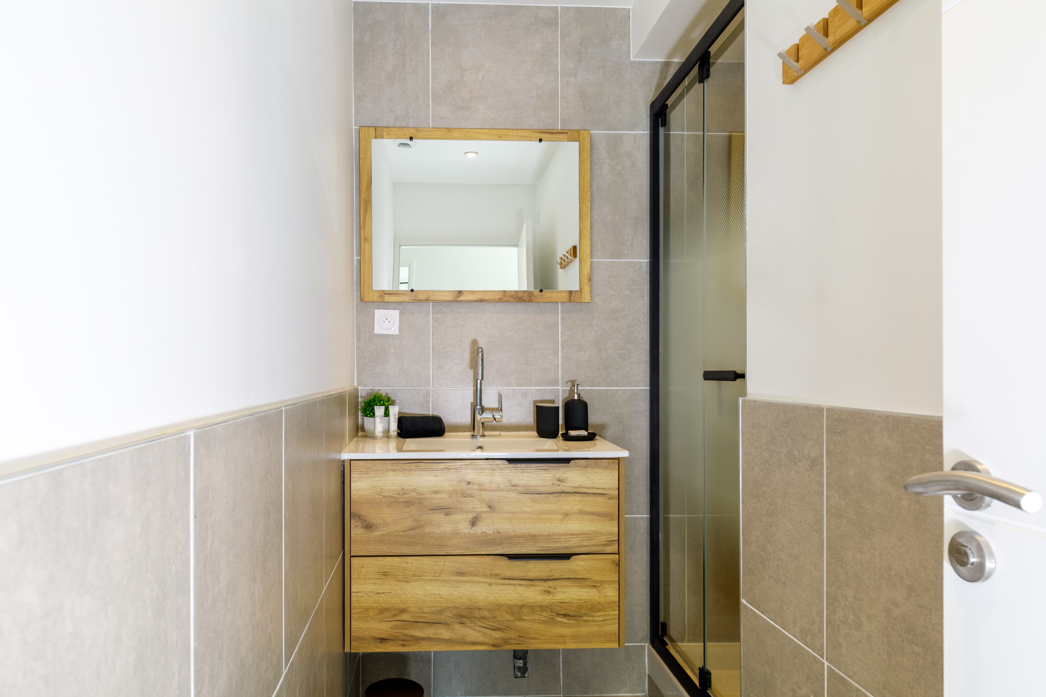 Bathroom Two Min